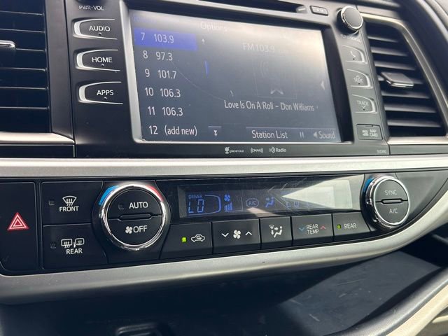 Used 2019 Toyota Highlander XLE FWD image 24