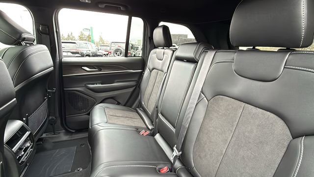 New 2026 Jeep Grand Cherokee Altitude AWD/4WD image 25