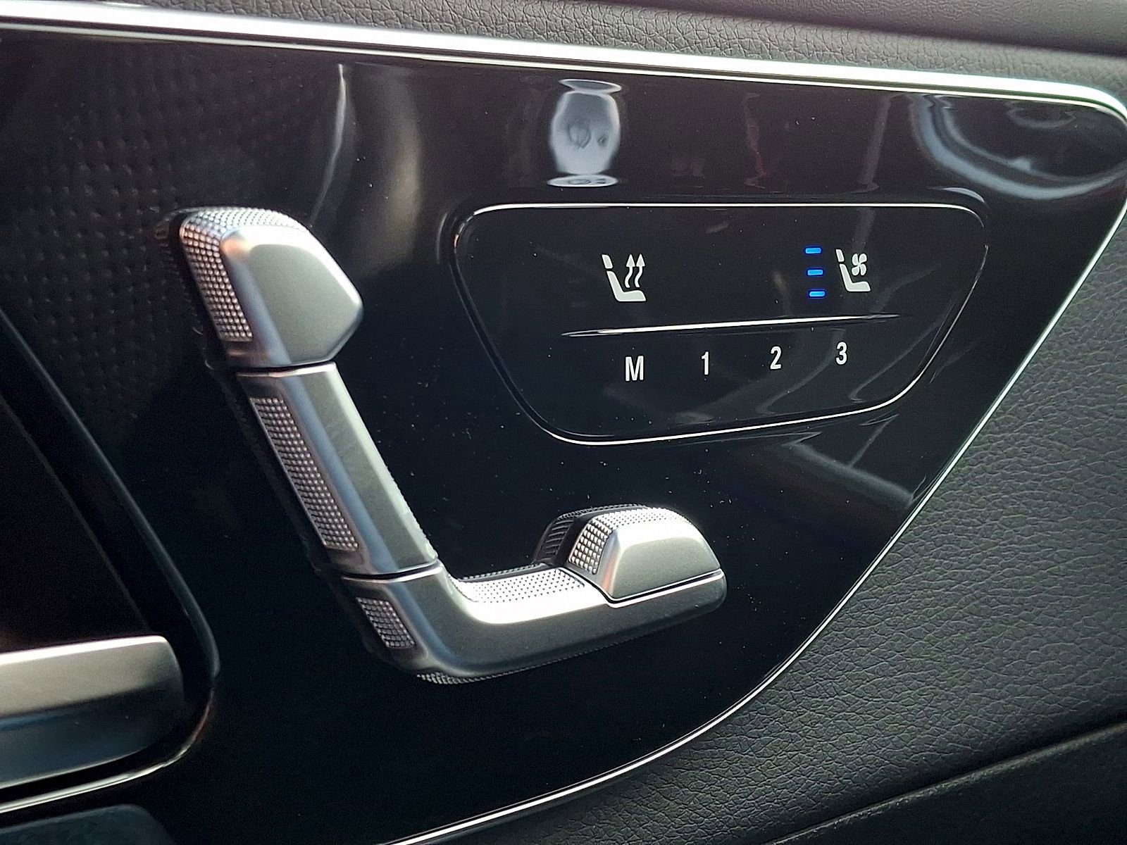 New 2026 Mercedes-Benz GLC 300 4MATIC image 17