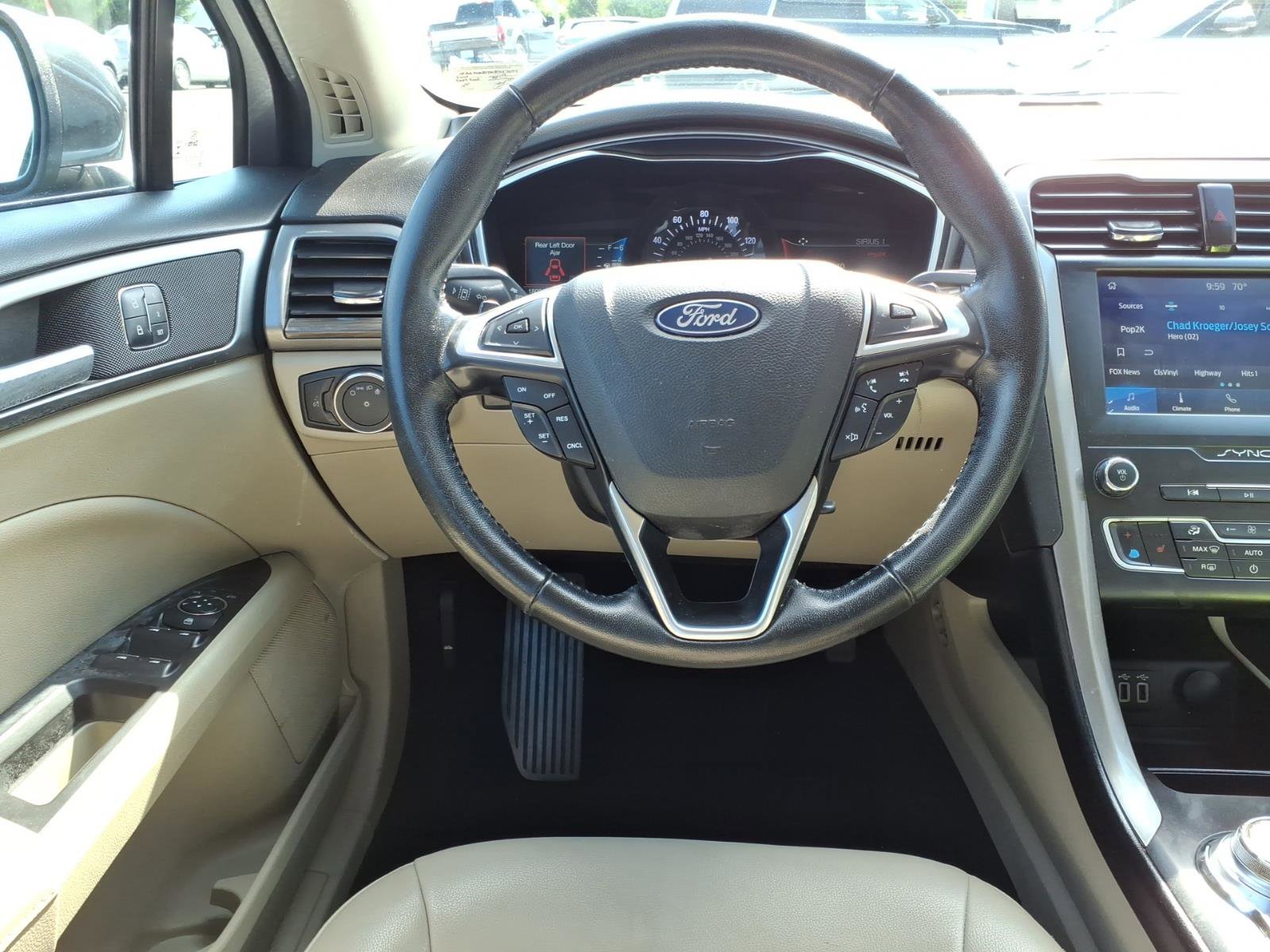 Used 2019 Ford Fusion SEL FWD image 5