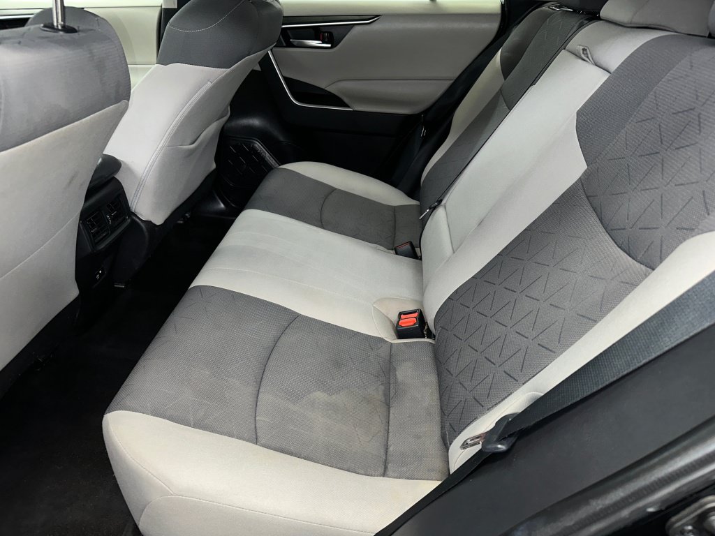 Used 2021 Toyota RAV4 XLE w/ Convenience Package AWD/4WD image 18