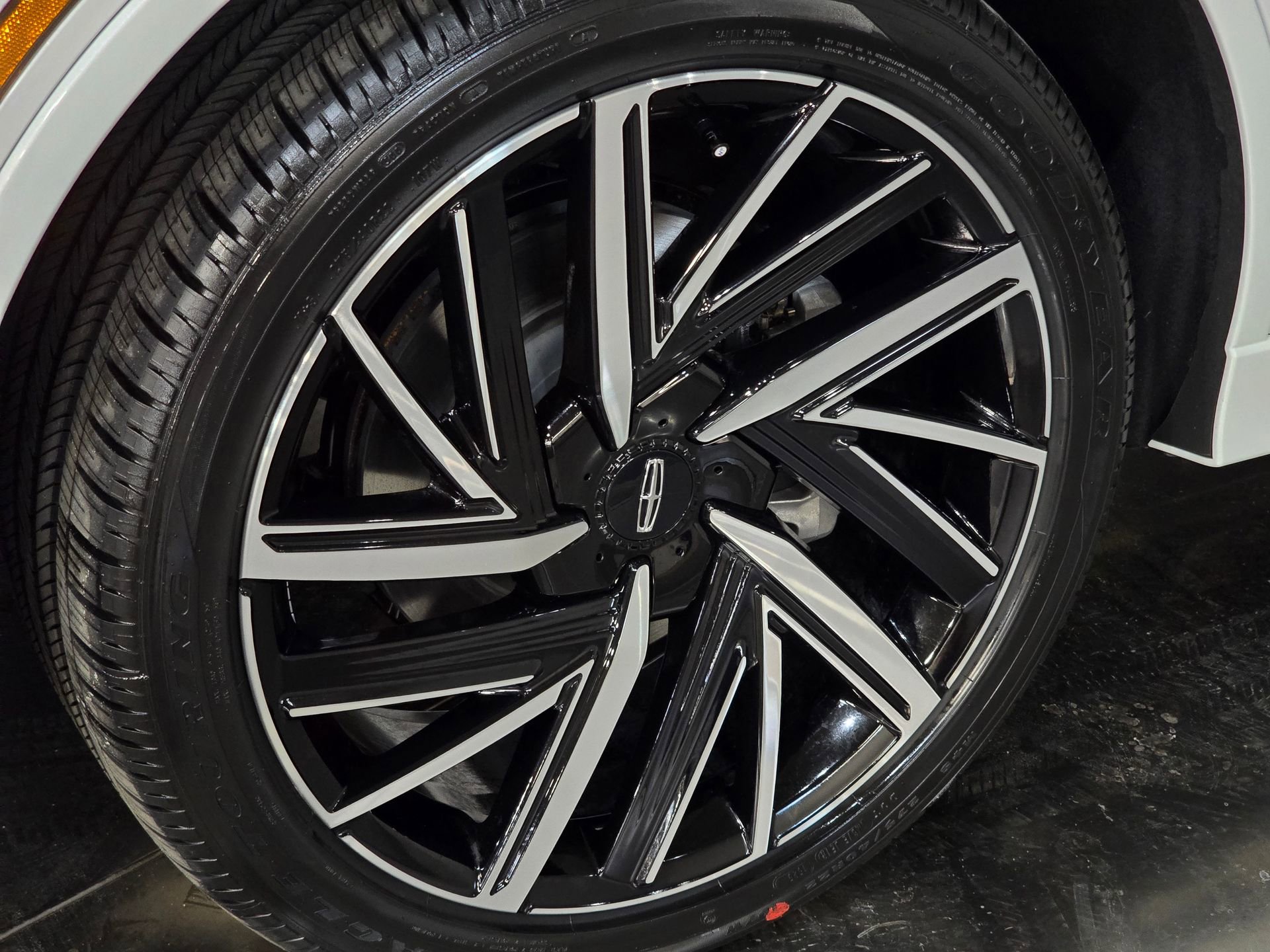 New 2026 Lincoln Aviator Black Label w/ Jet Appearance Package image 13