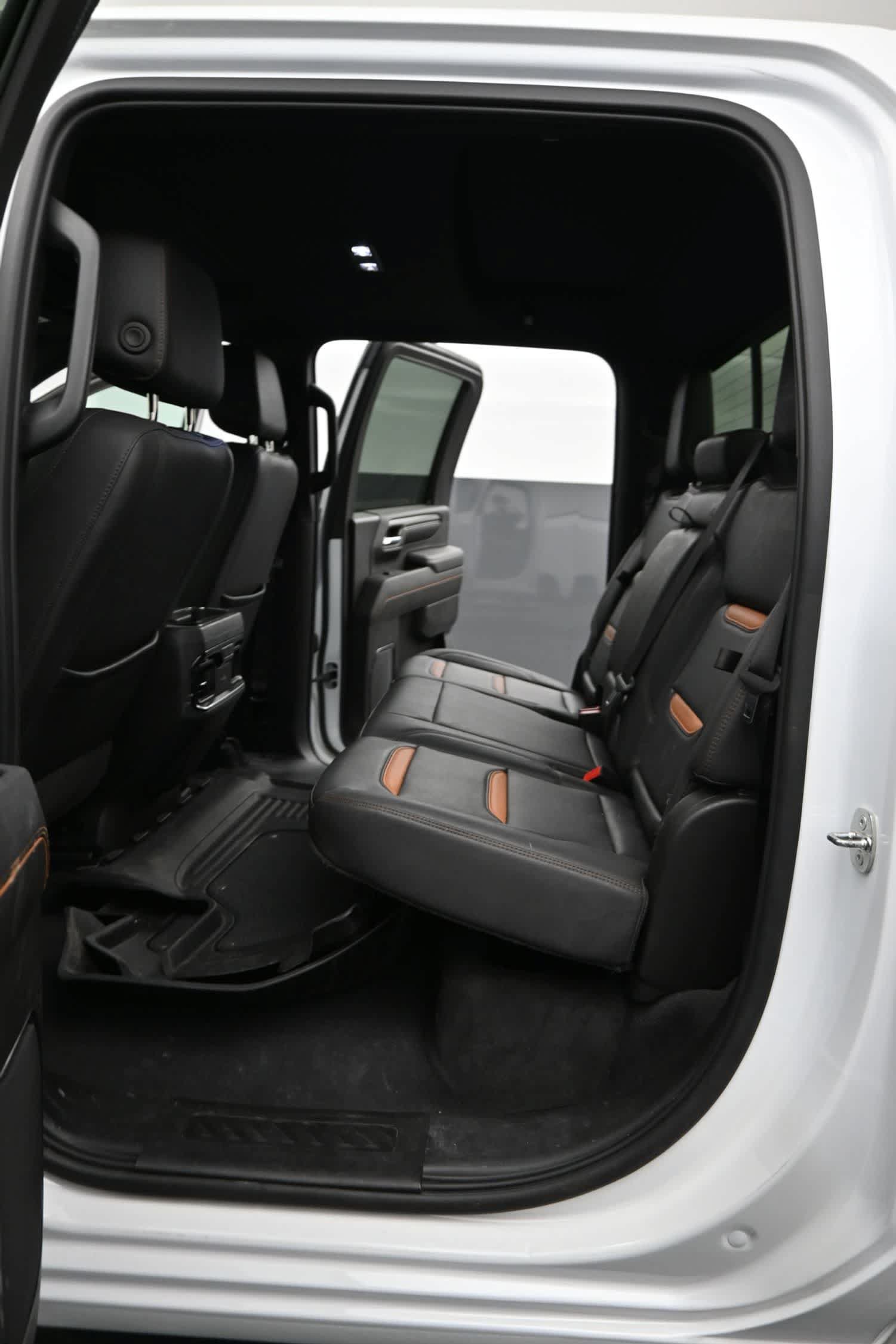 Used 2024 GMC Sierra 2500 AT4 w/ AT4 Premium Plus Package AWD/4WD image 54