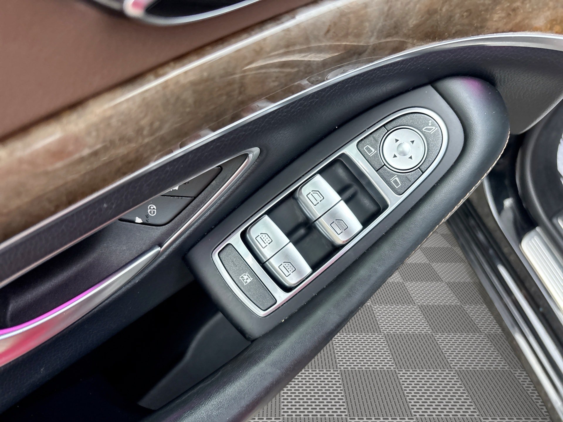 Used 2016 Mercedes-Benz S 550 Sedan image 15