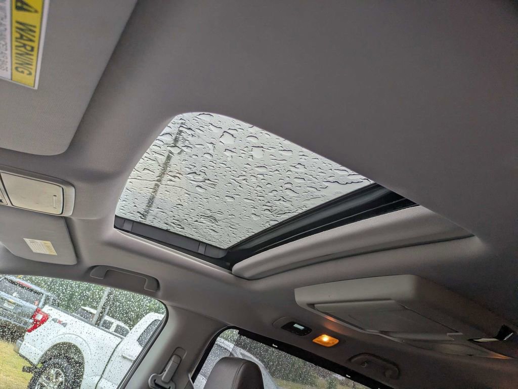 Used 2018 Honda Odyssey Touring image 23