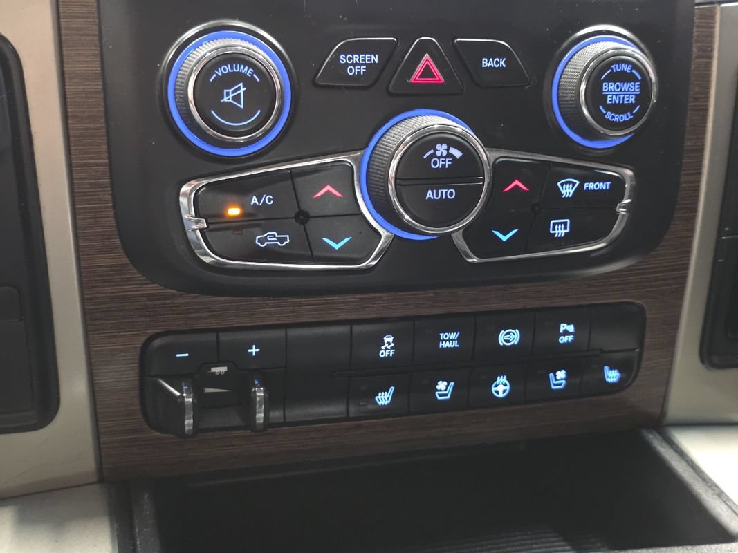 Used 2014 RAM 3500 Laramie AWD/4WD image 40