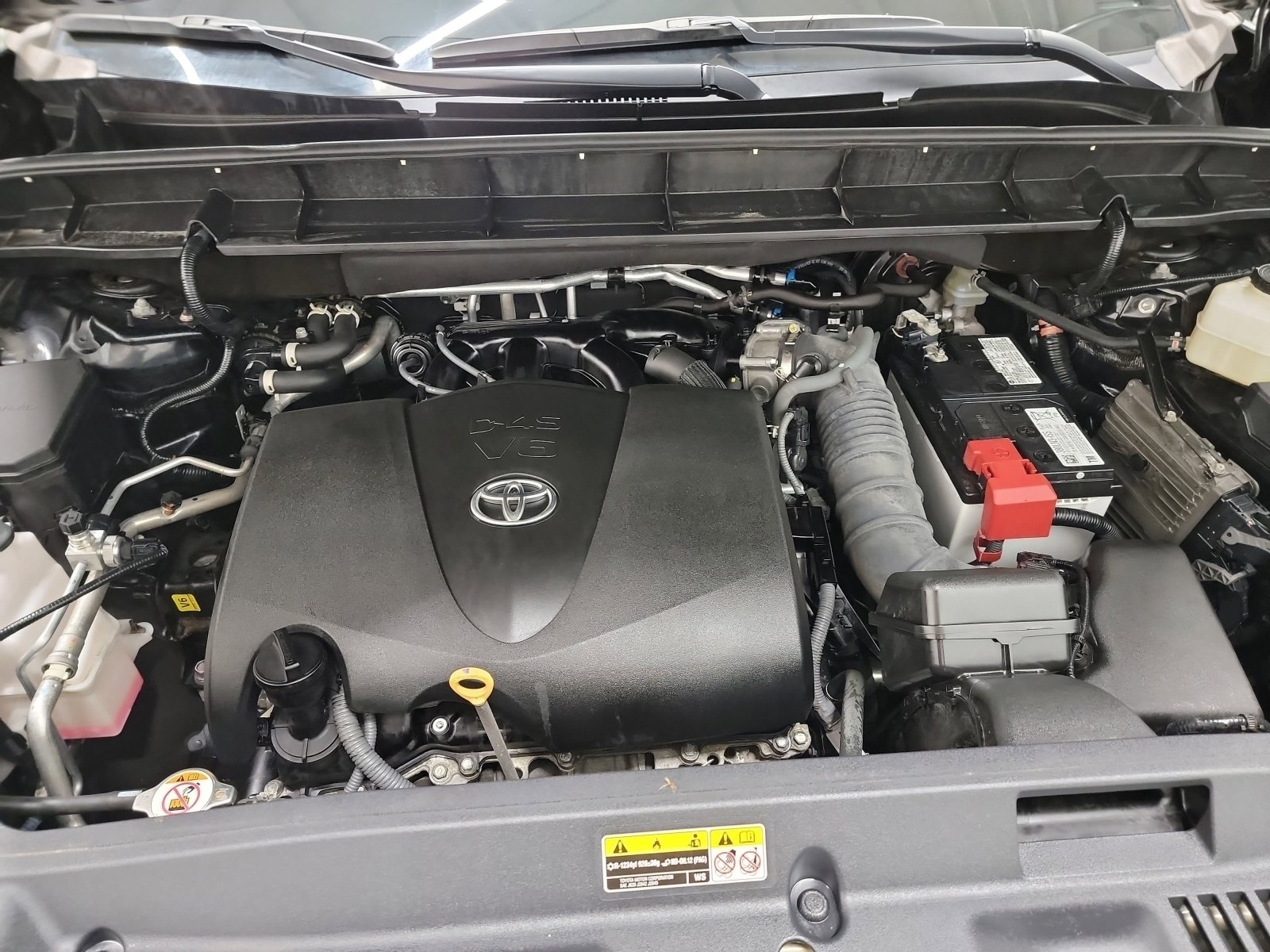 Used 2022 Toyota Highlander L AWD/4WD image 26