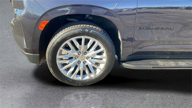 Used 2023 Chevrolet Suburban RST w/ Luxury Package image 19