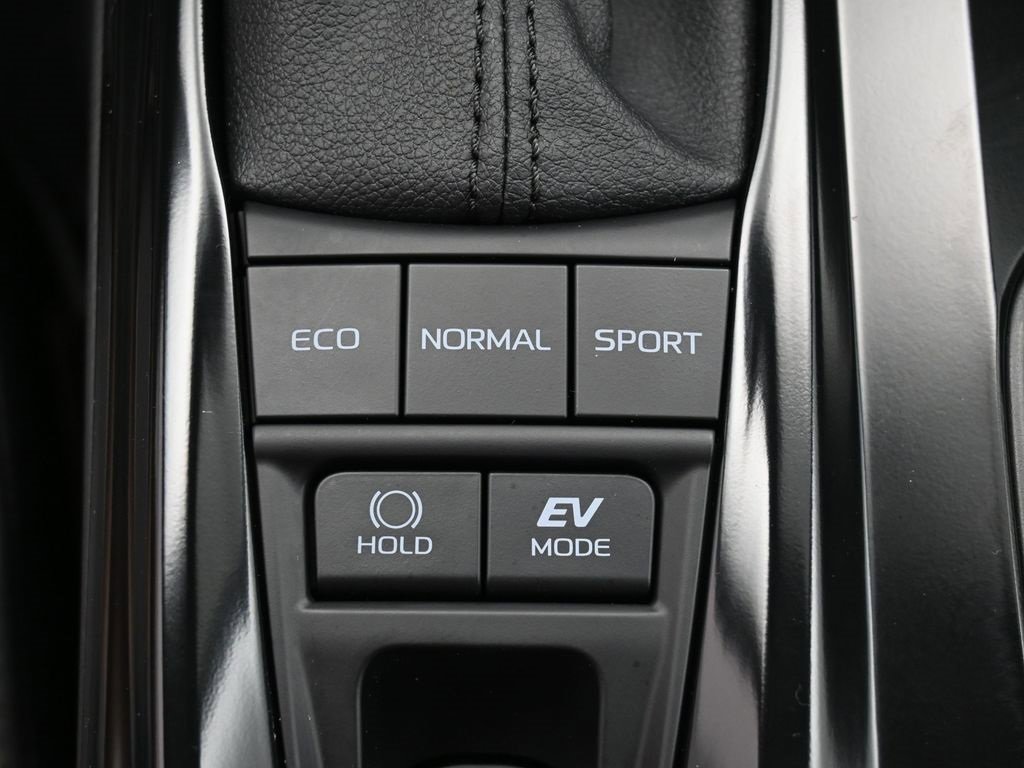 Certified 2025 Toyota Camry SE image 25