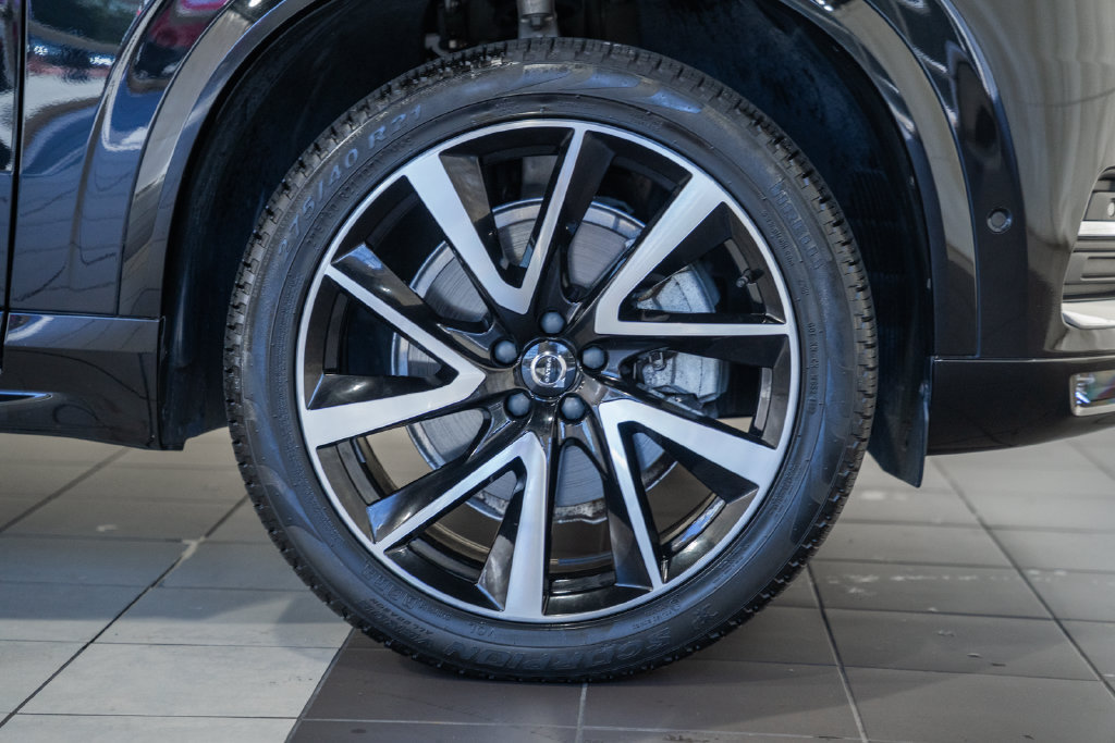 Used 2024 Volvo XC90 B6 Plus AWD/4WD image 17