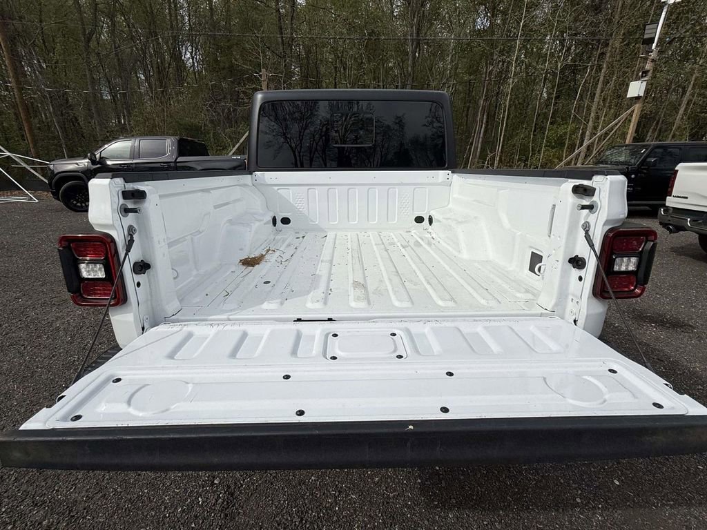 Used 2023 Jeep Gladiator Rubicon w/ LED Lighting Group image 11