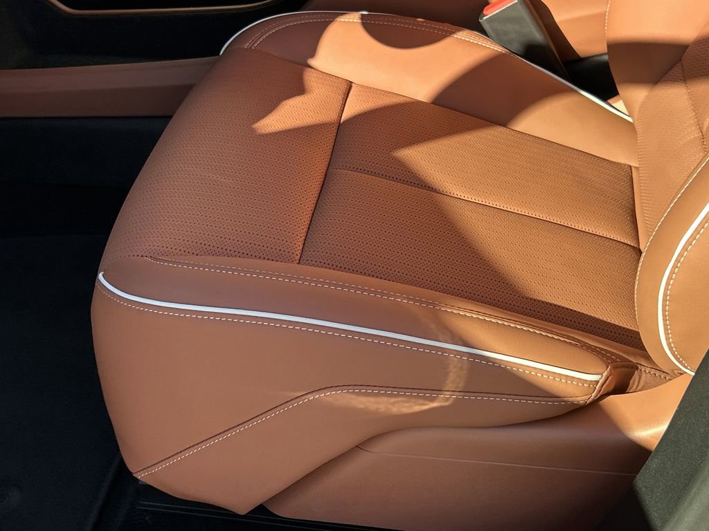 New 2026 Cadillac Optiq Luxury 2 image 19