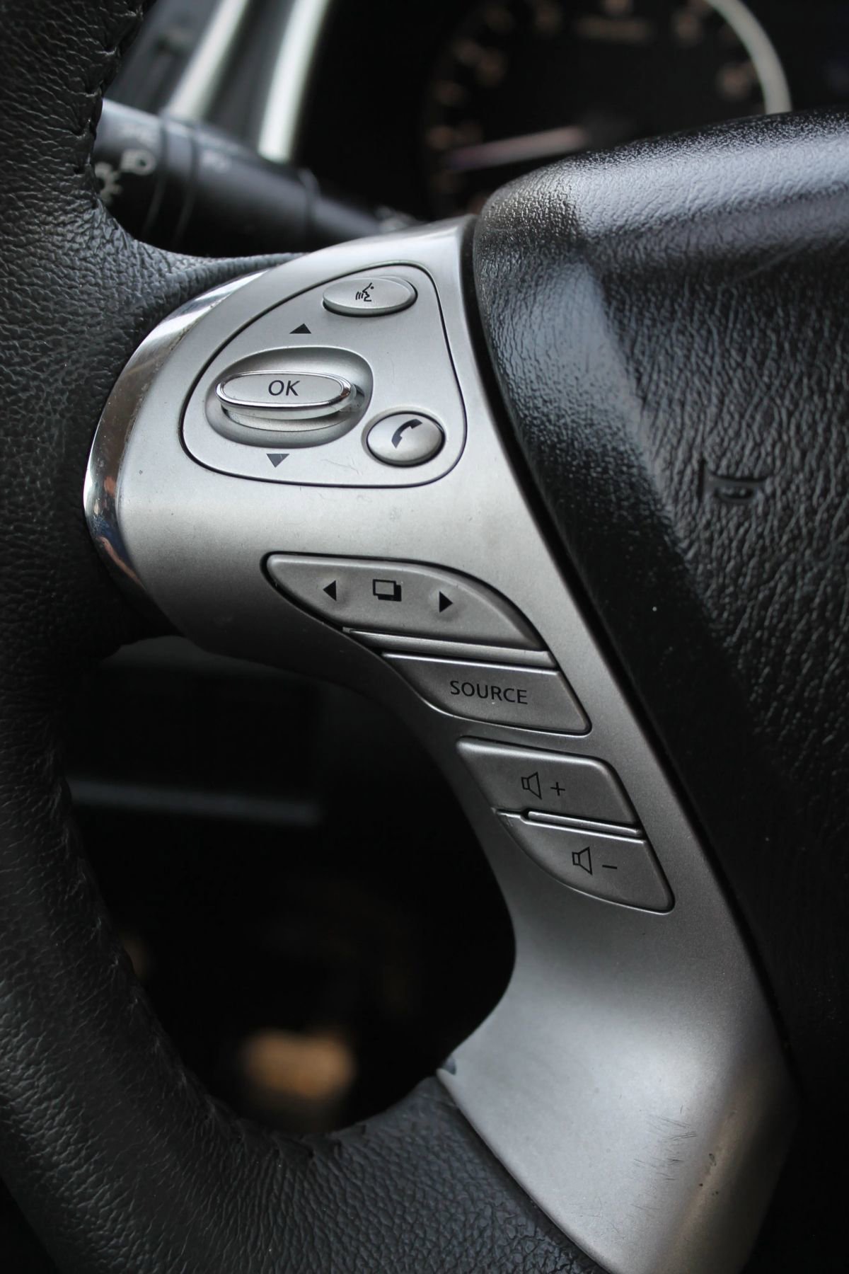 Used 2015 Nissan Murano SV AWD/4WD image 26