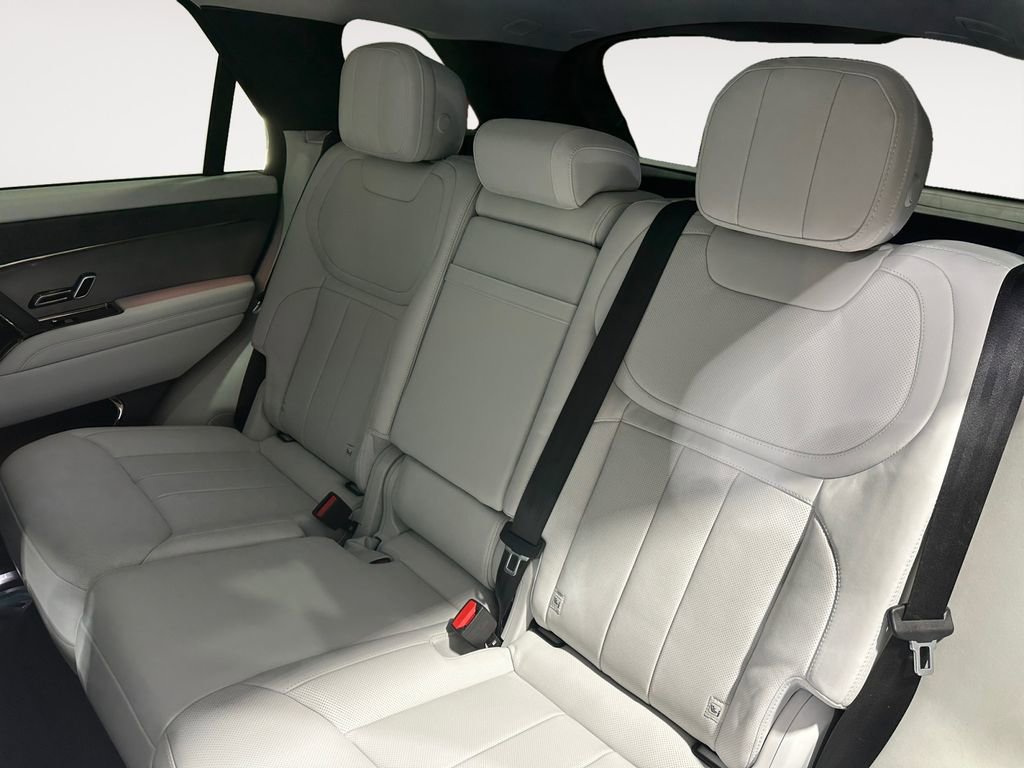 Used 2023 Land Rover Range Rover Sport SE image 13