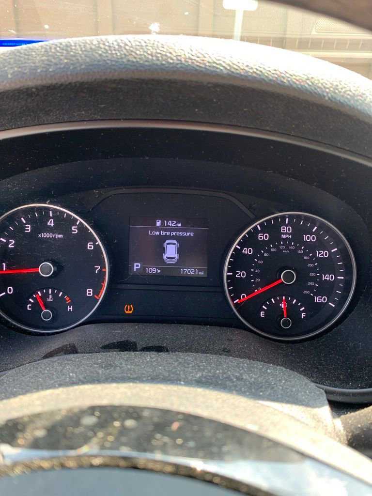 Used 2020 Kia Sportage EX w/ EX Technology Package FWD image 2