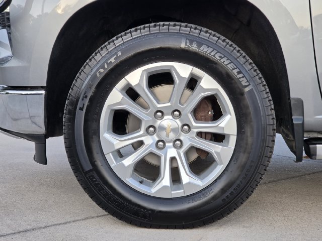 Used 2024 Chevrolet Silverado 1500 LTZ w/ Technology Package AWD/4WD image 9