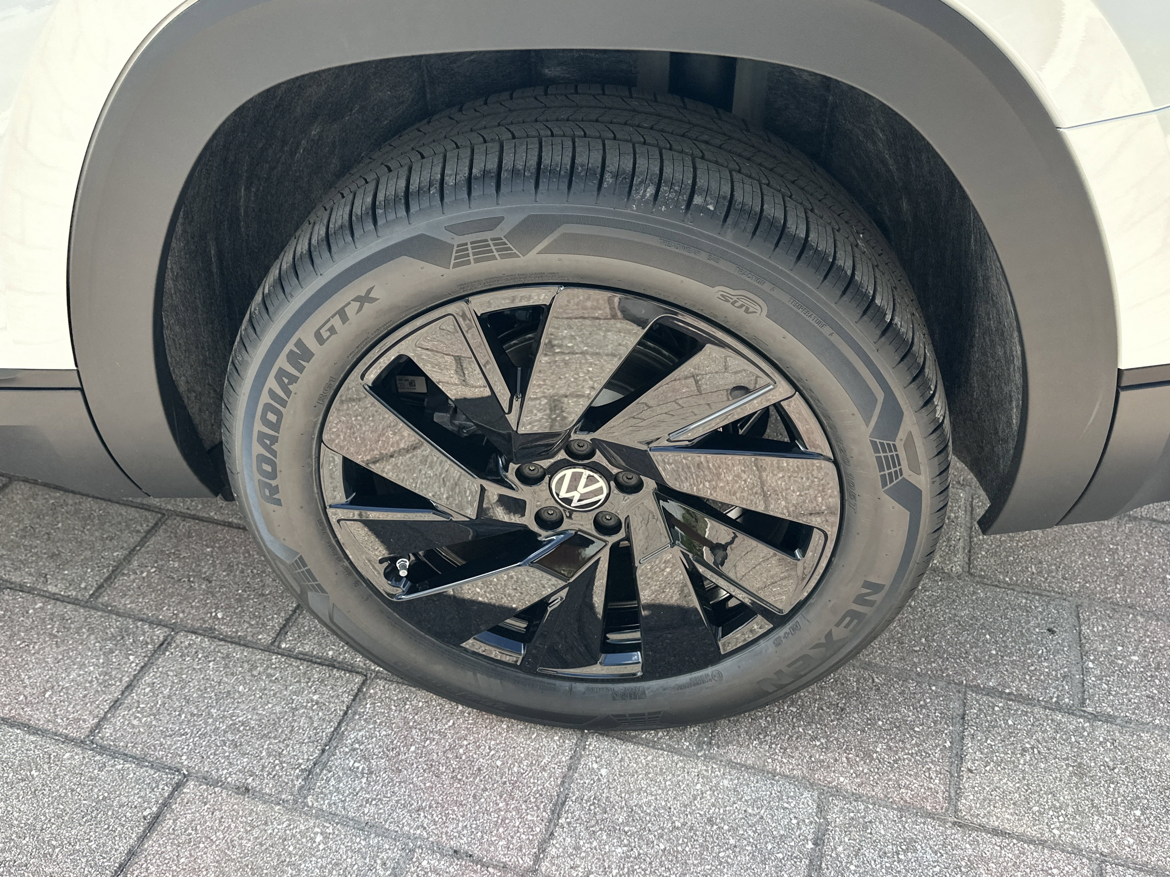 New 2026 Volkswagen Atlas SE image 10