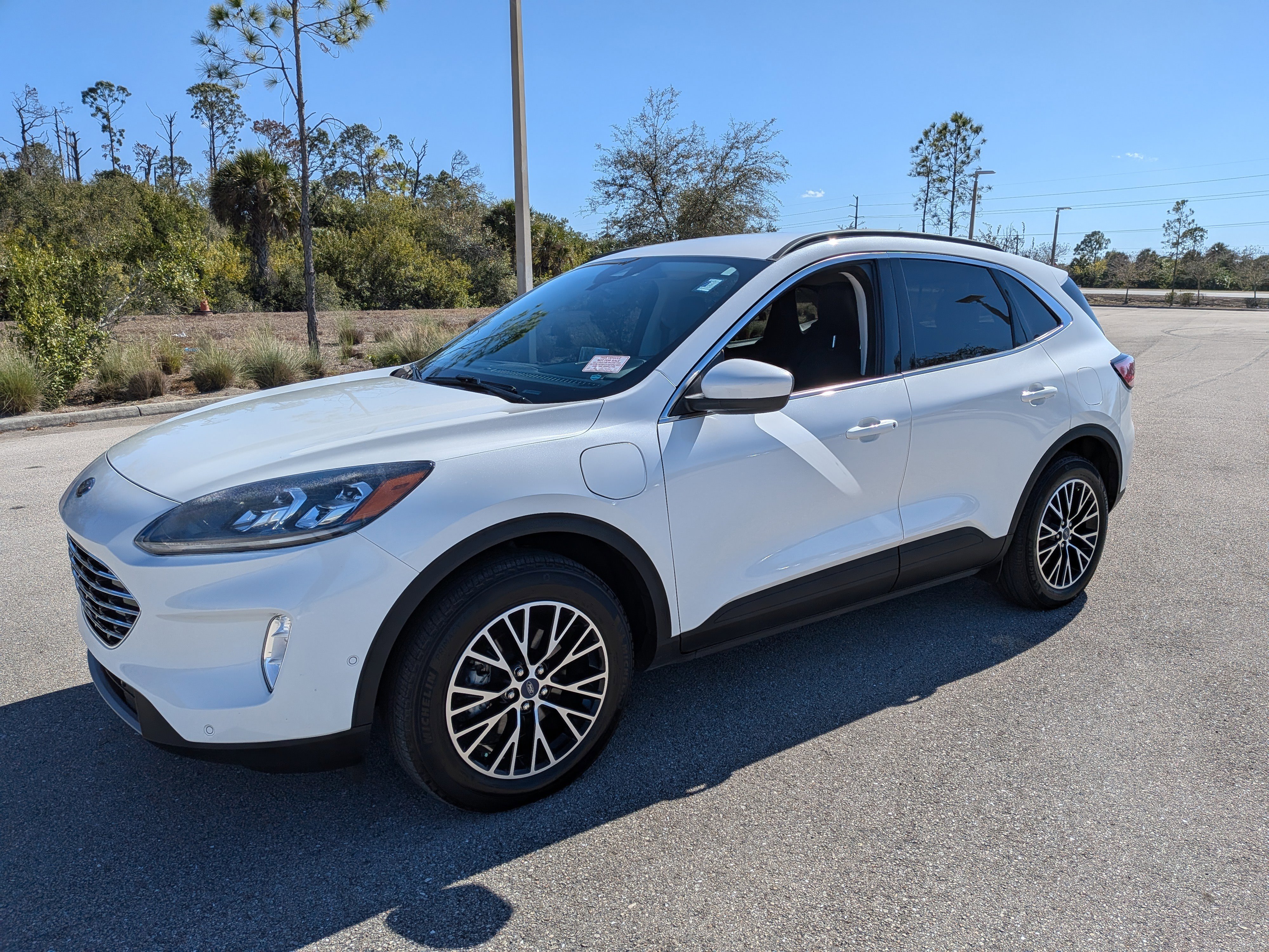 Used 2022 Ford Escape Titanium w/ Titanium Premium Package image 9