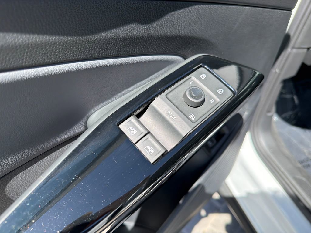 Certified 2023 Volkswagen ID.4 Pro S AWD/4WD image 11