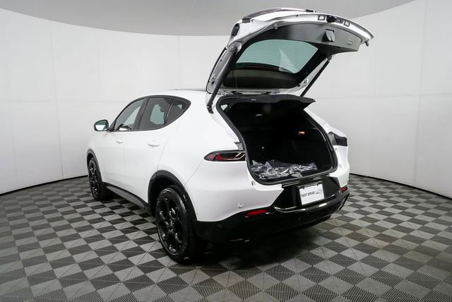 New 2026 Alfa Romeo Tonale w/ Red Premium Package image 33