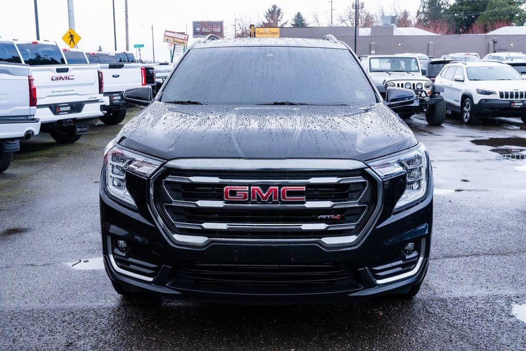 Used 2023 GMC Terrain AT4 AWD/4WD image 2