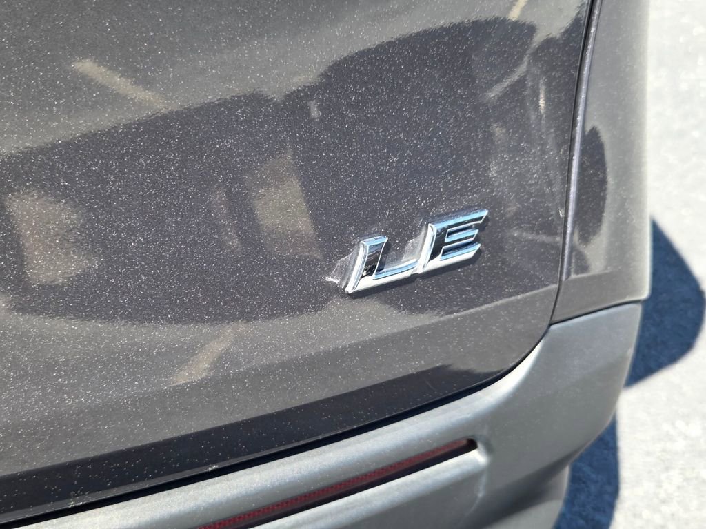 Used 2025 Toyota Sienna LE image 12