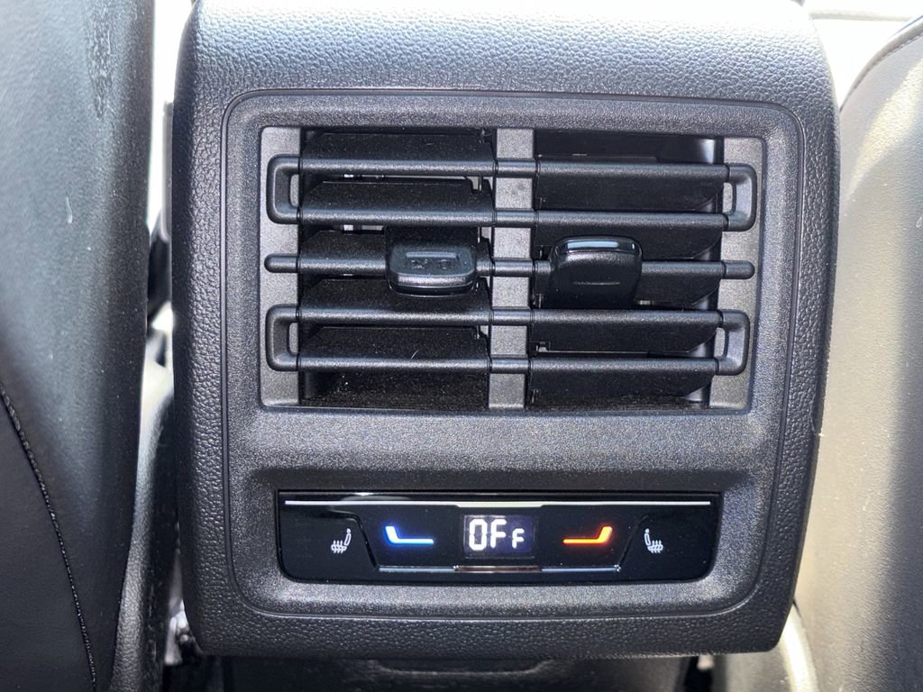 Used 2022 Volkswagen Golf R image 19