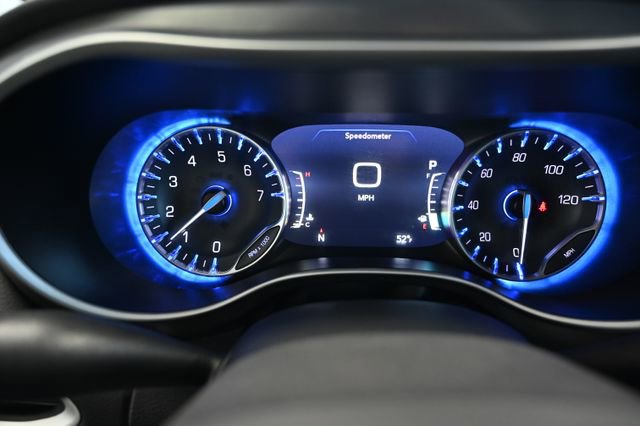 Used 2024 Chrysler Pacifica Touring-L FWD image 31