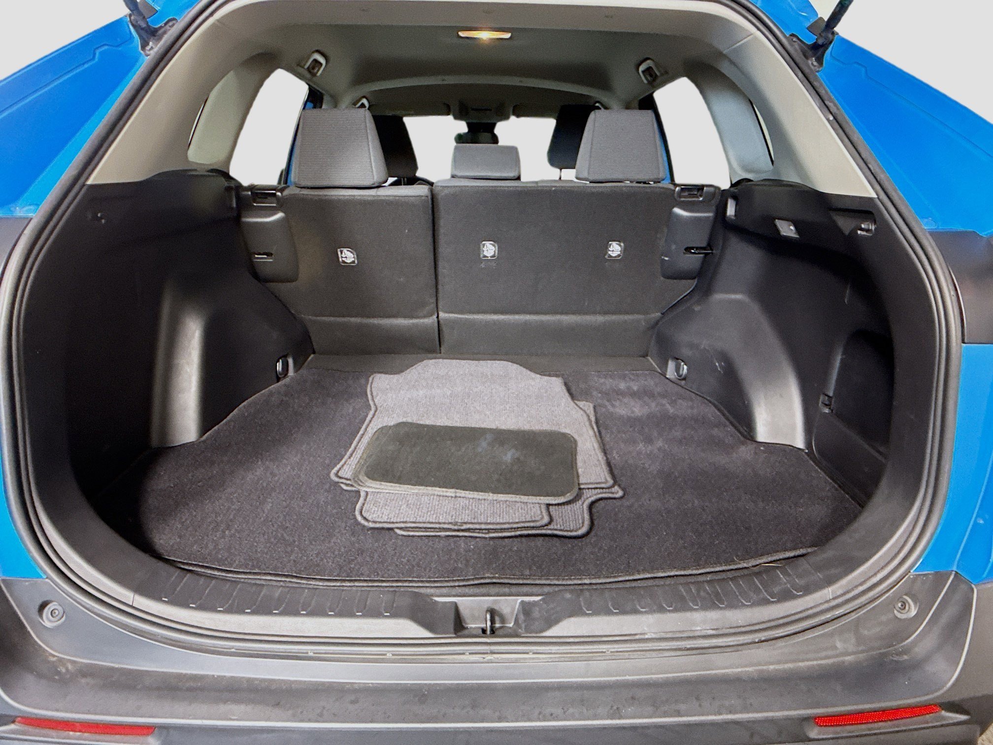 Used 2020 Toyota RAV4 LE image 34