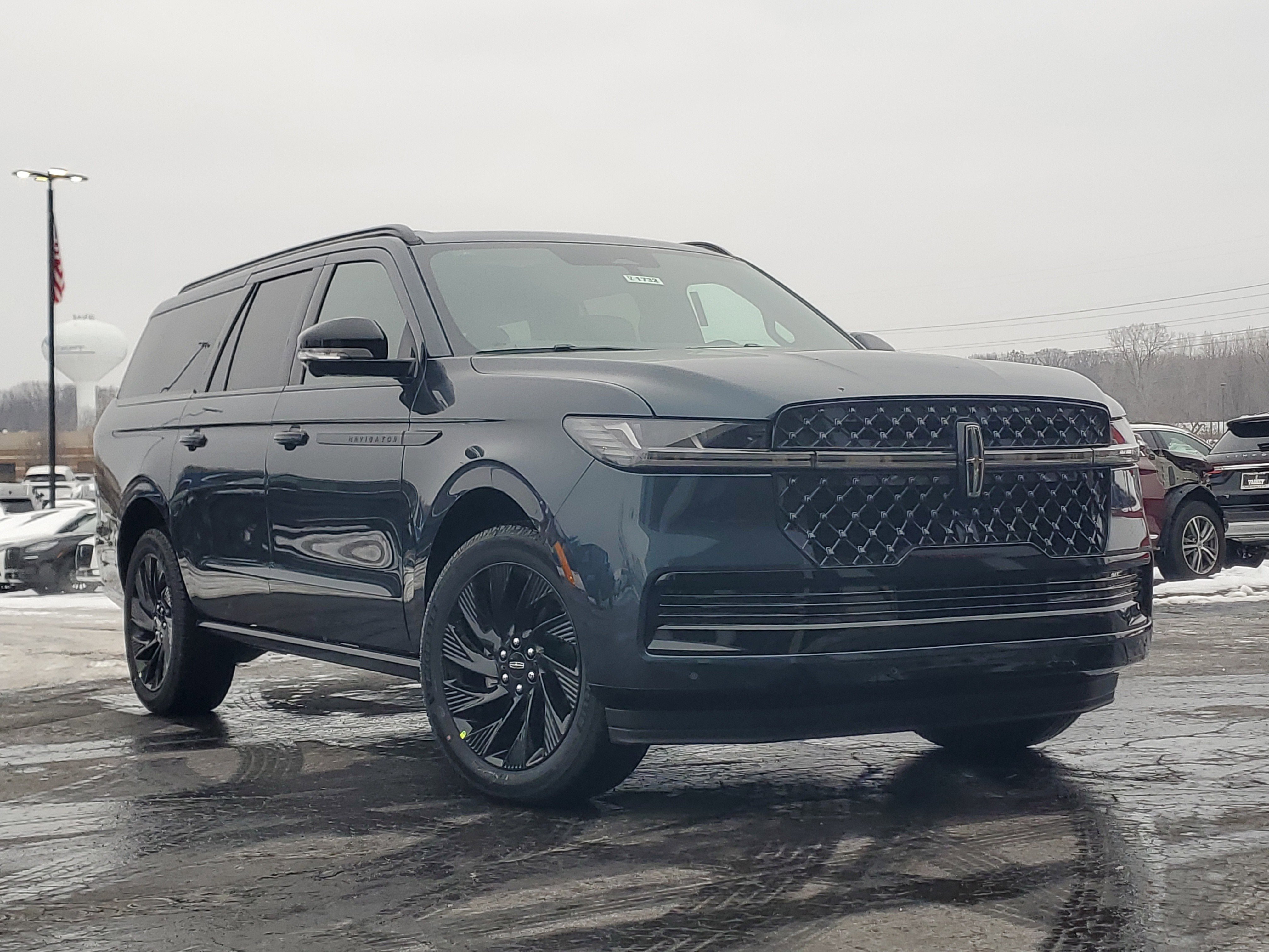 New 2025 Lincoln Navigator L Reserve w/ Jet Appearance Package image 1