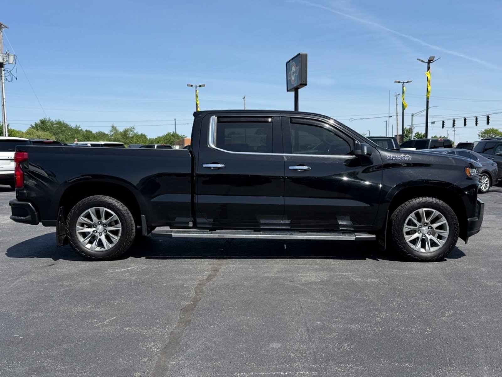 Used 2019 Chevrolet Silverado 1500 High Country w/ Technology Package AWD/4WD image 9