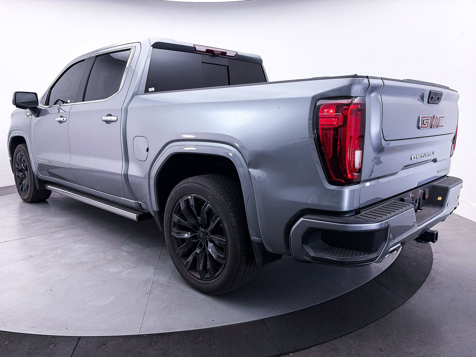 Used 2024 GMC Sierra 1500 Denali w/ Denali Reserve Package AWD/4WD image 15
