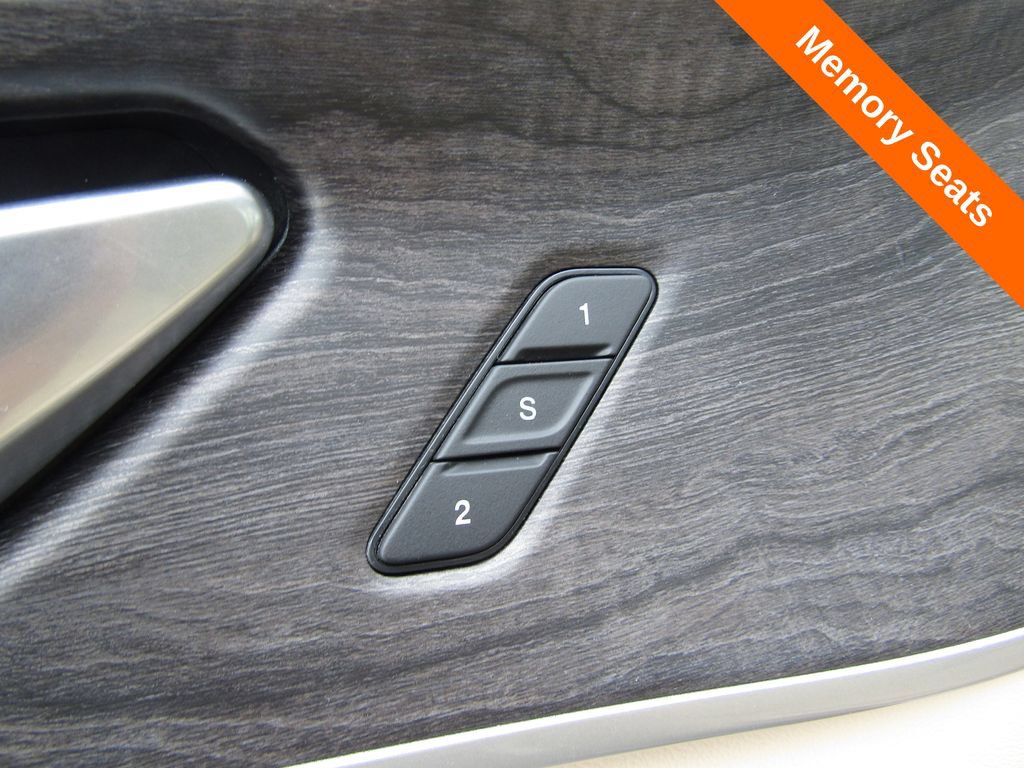 Used 2022 Jeep Grand Cherokee L Limited AWD/4WD image 6