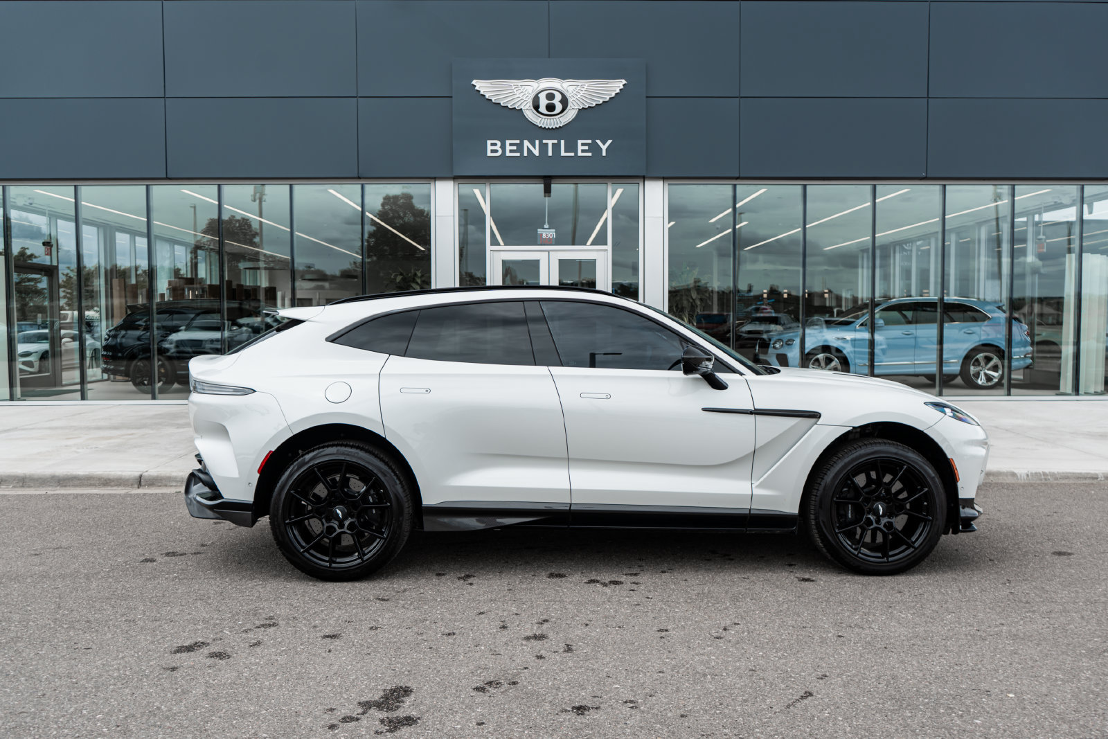 Used 2023 Aston Martin DBX 707 AWD/4WD image 14