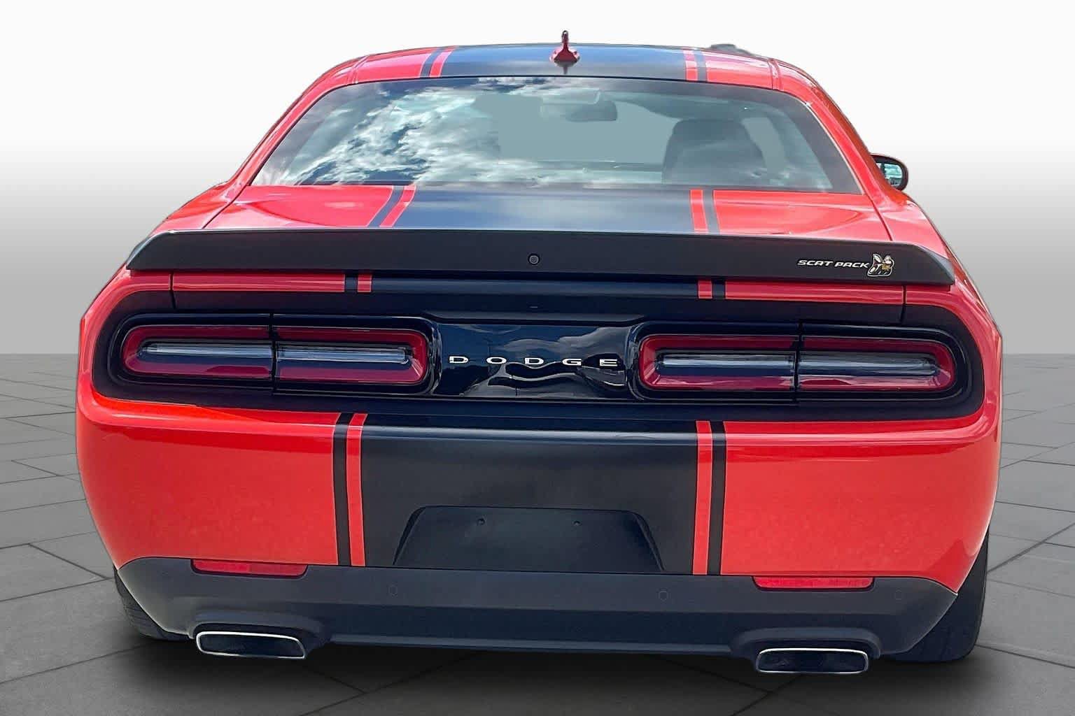 Used 2022 Dodge Challenger R/T Scat Pack RWD image 4