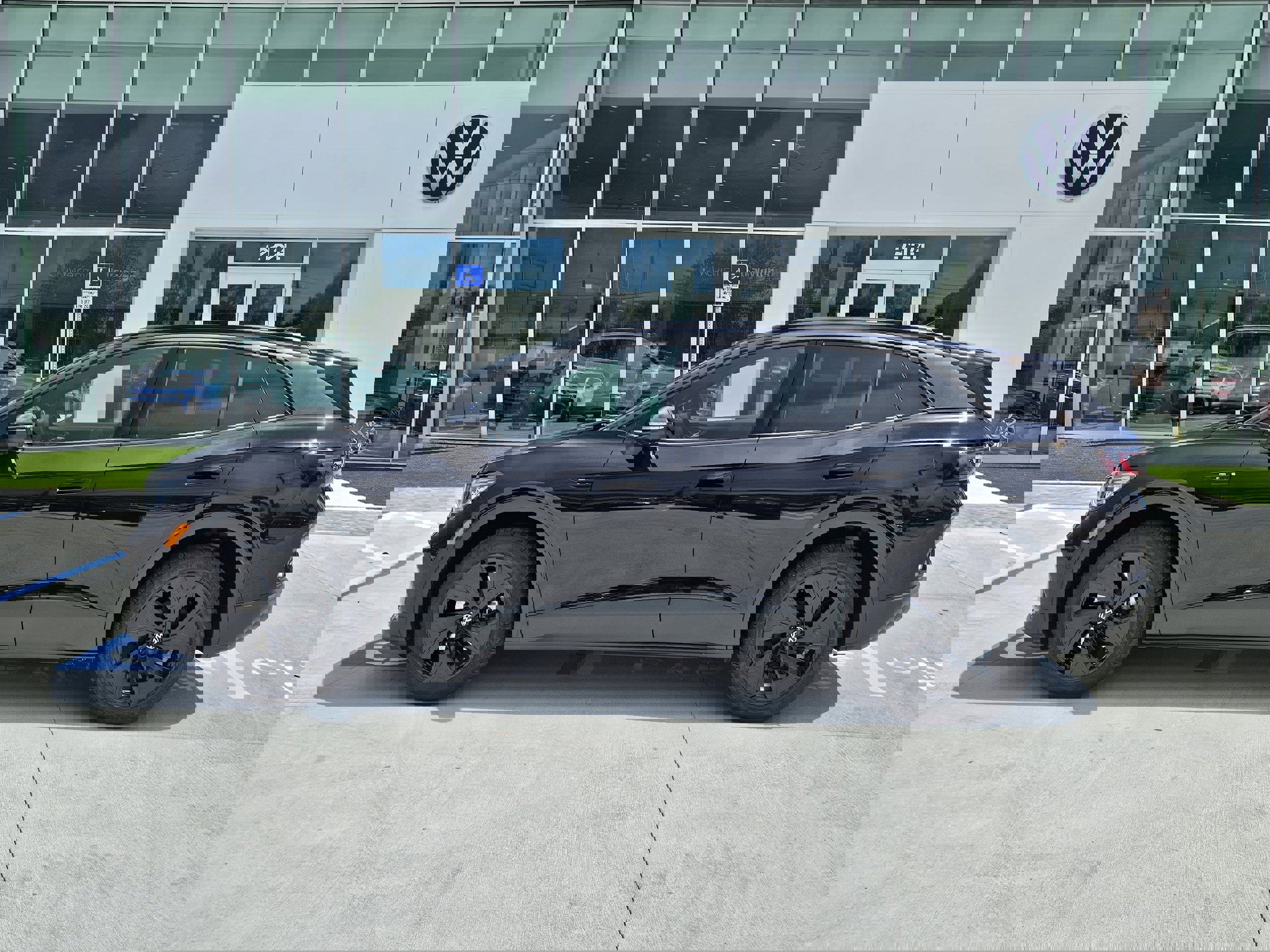 New 2025 Volkswagen ID.4 Pro S Plus image 4