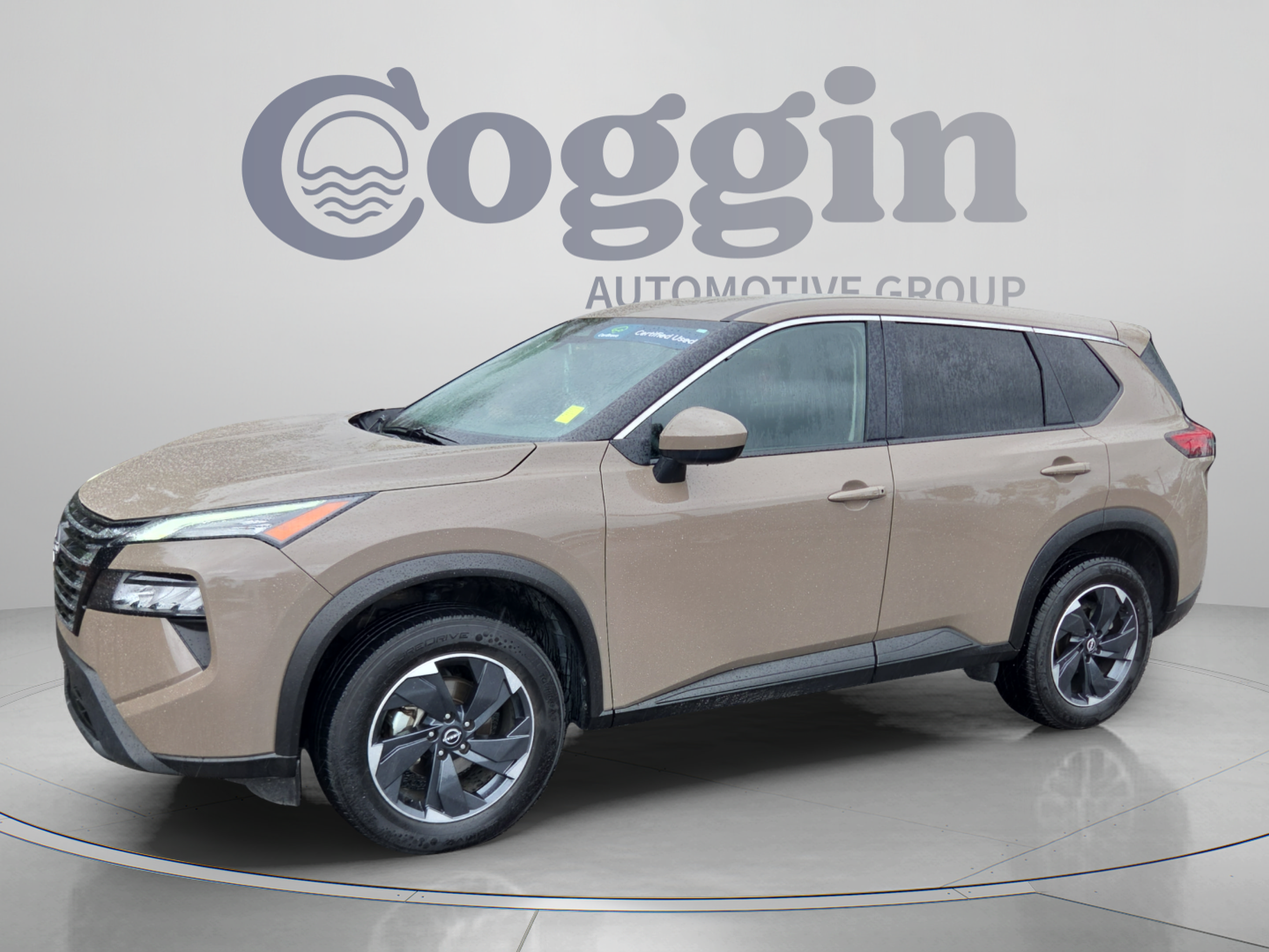 Used 2025 Nissan Rogue SV FWD image 1