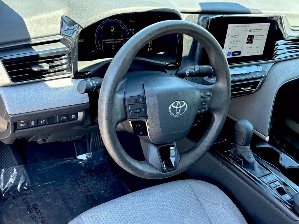 Used 2025 Toyota Camry LE FWD image 9