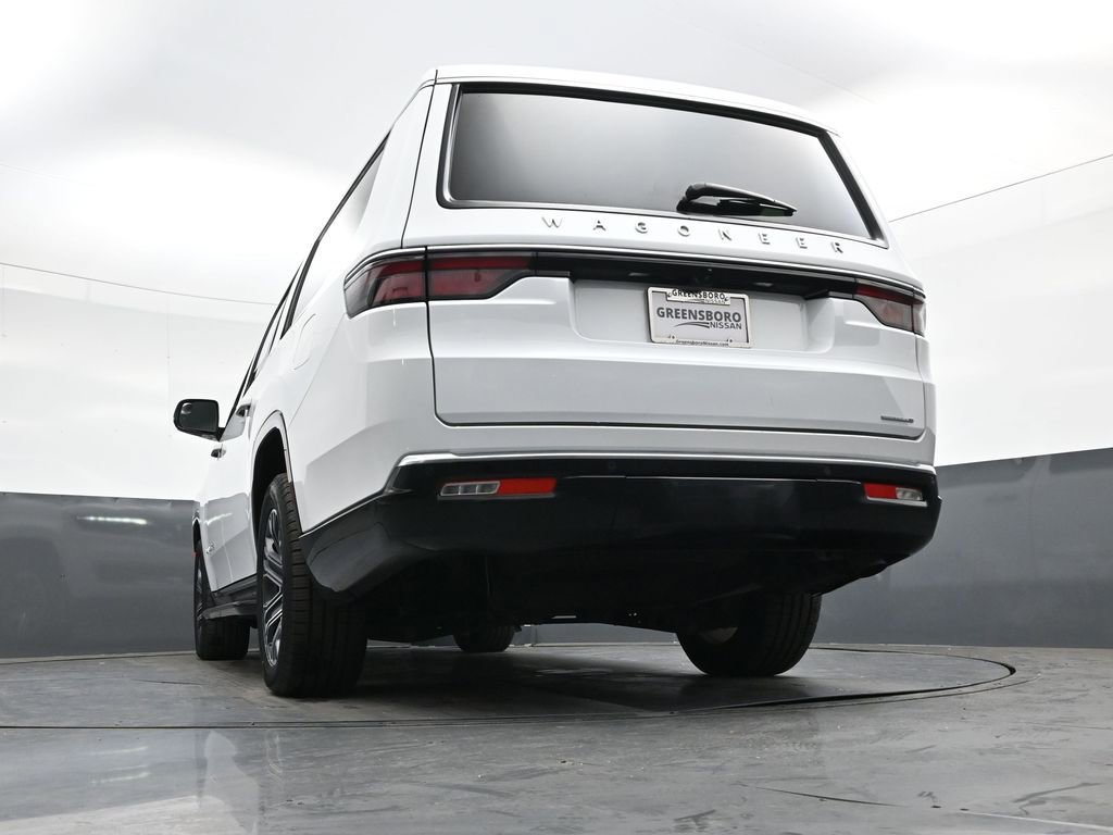 Used 2024 Jeep Wagoneer L Series II w/ Flexible Seating Group image 32