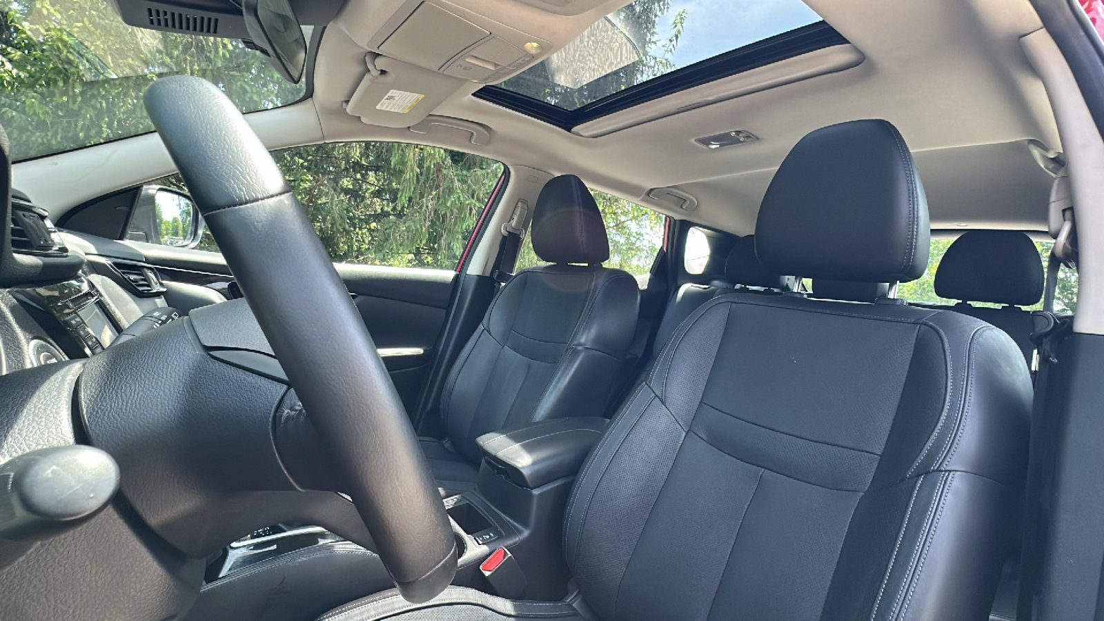 Certified 2018 Nissan Rogue Sport SL w/ SL Premium Package AWD/4WD image 14