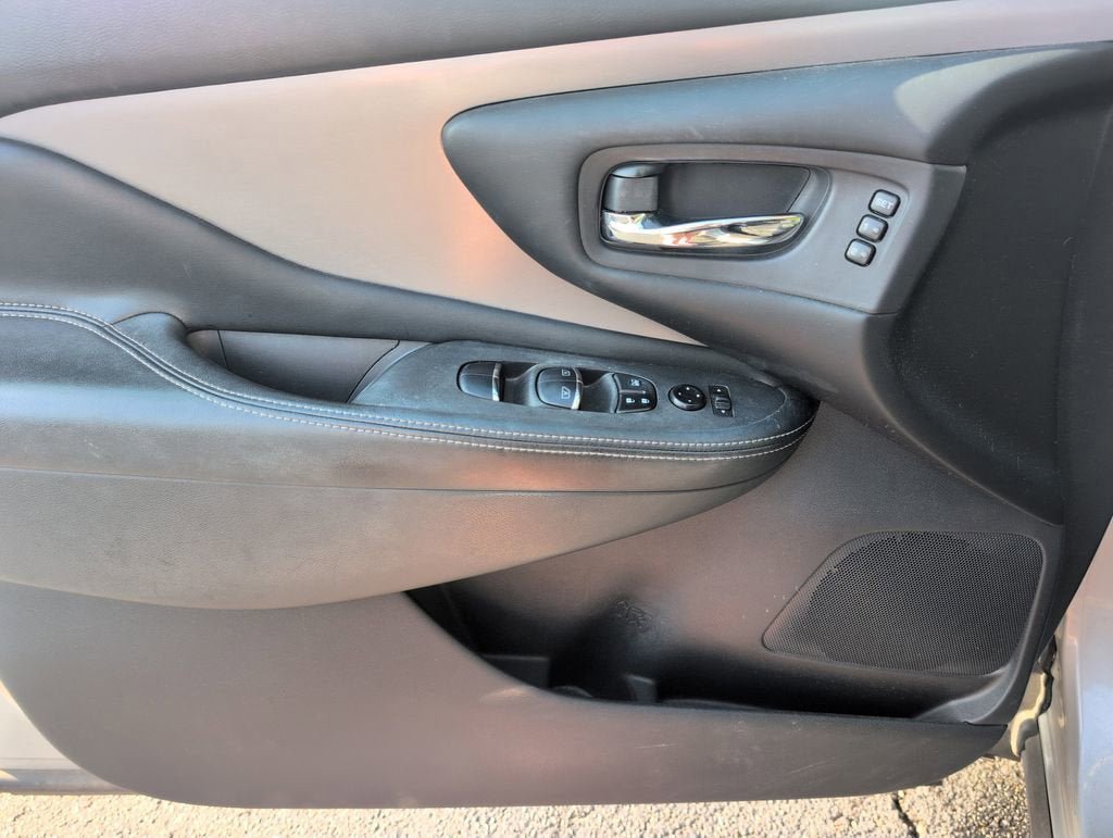 Used 2020 Nissan Murano SL w/ Moonroof Package FWD image 15
