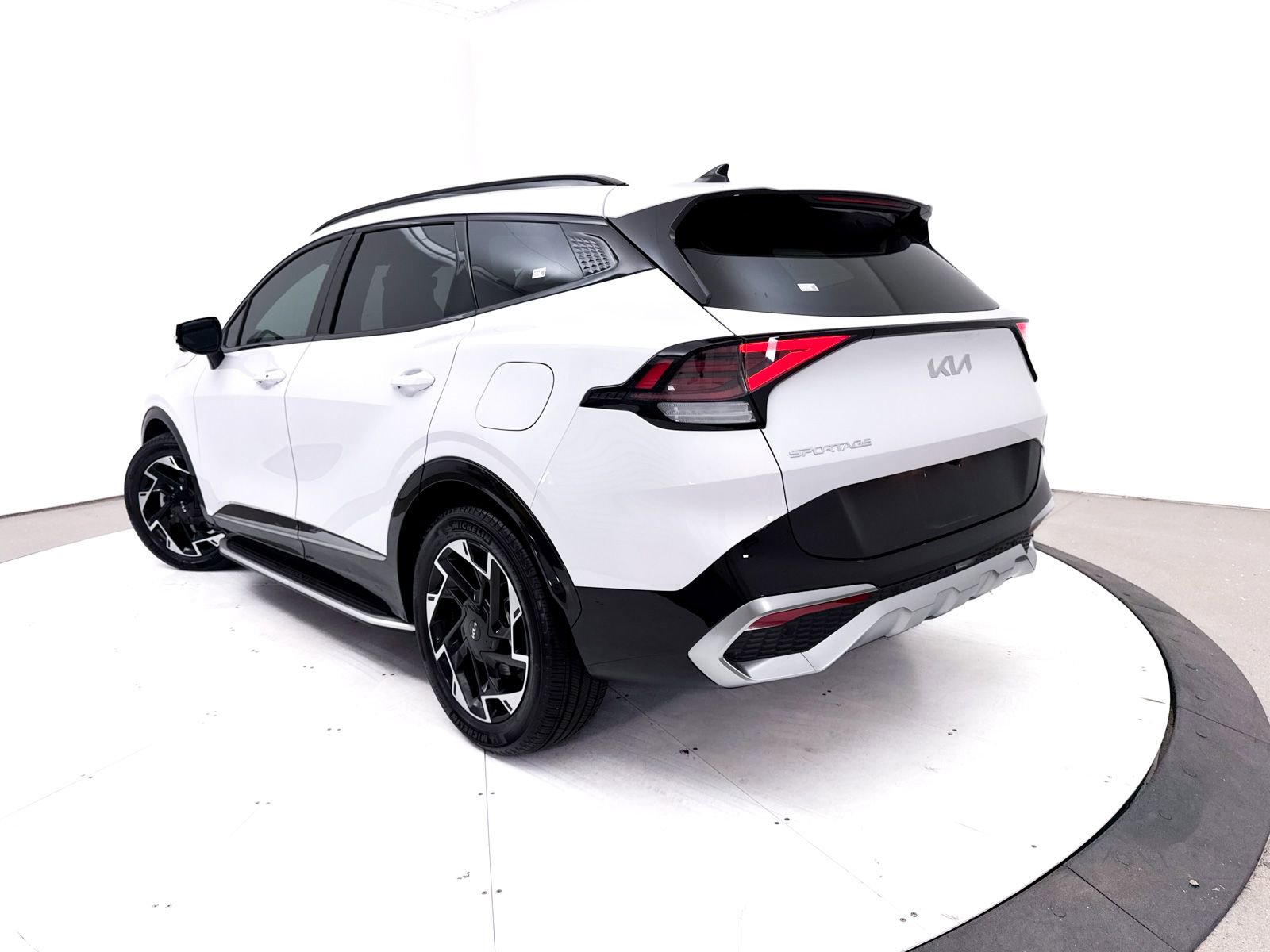 Certified 2025 Kia Sportage SX FWD image 2