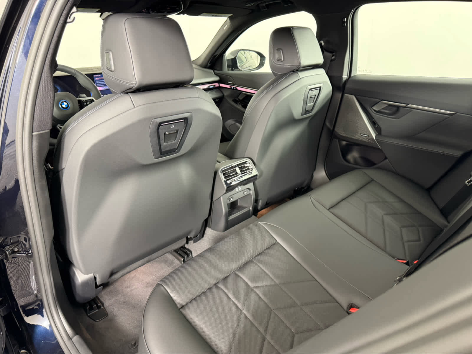 New 2026 BMW 550e xDrive AWD/4WD image 13