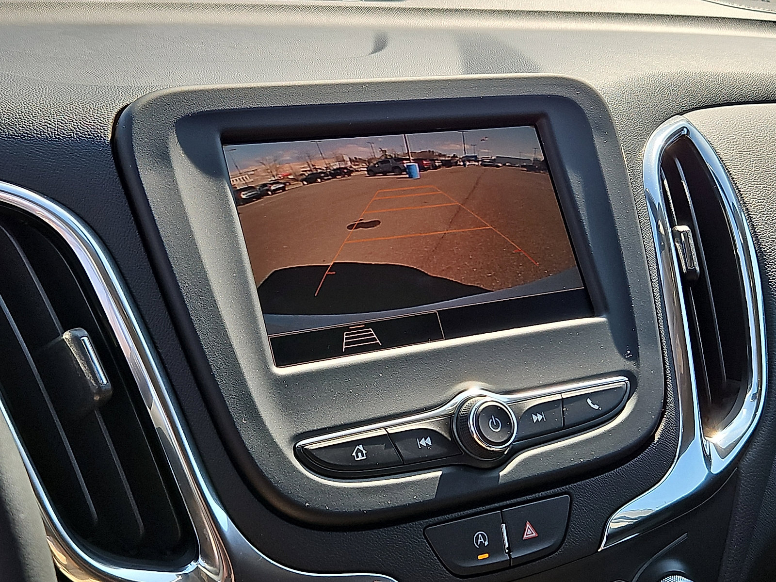 Used 2023 Chevrolet Equinox LT image 17