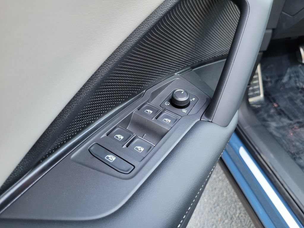 New 2026 Volkswagen Tiguan SEL R-Line AWD/4WD image 26