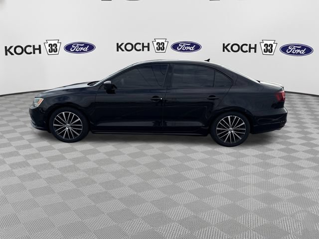 Used 2016 Volkswagen Jetta Sport FWD image 3