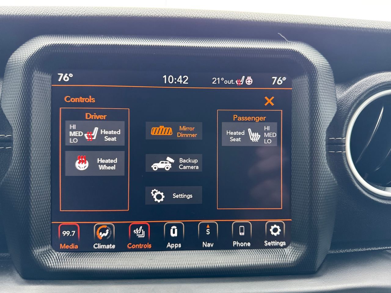 Used 2022 Jeep Wrangler Unlimited Sahara w/ Cold Weather Group image 22