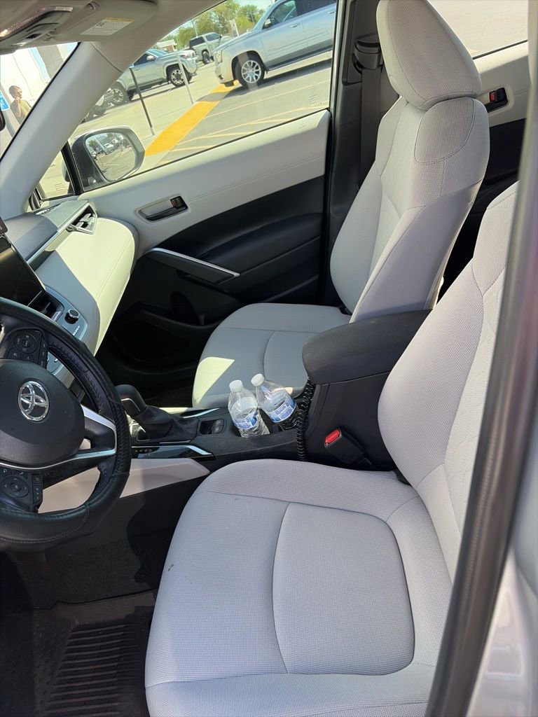 Certified 2023 Toyota Corolla Cross LE image 10