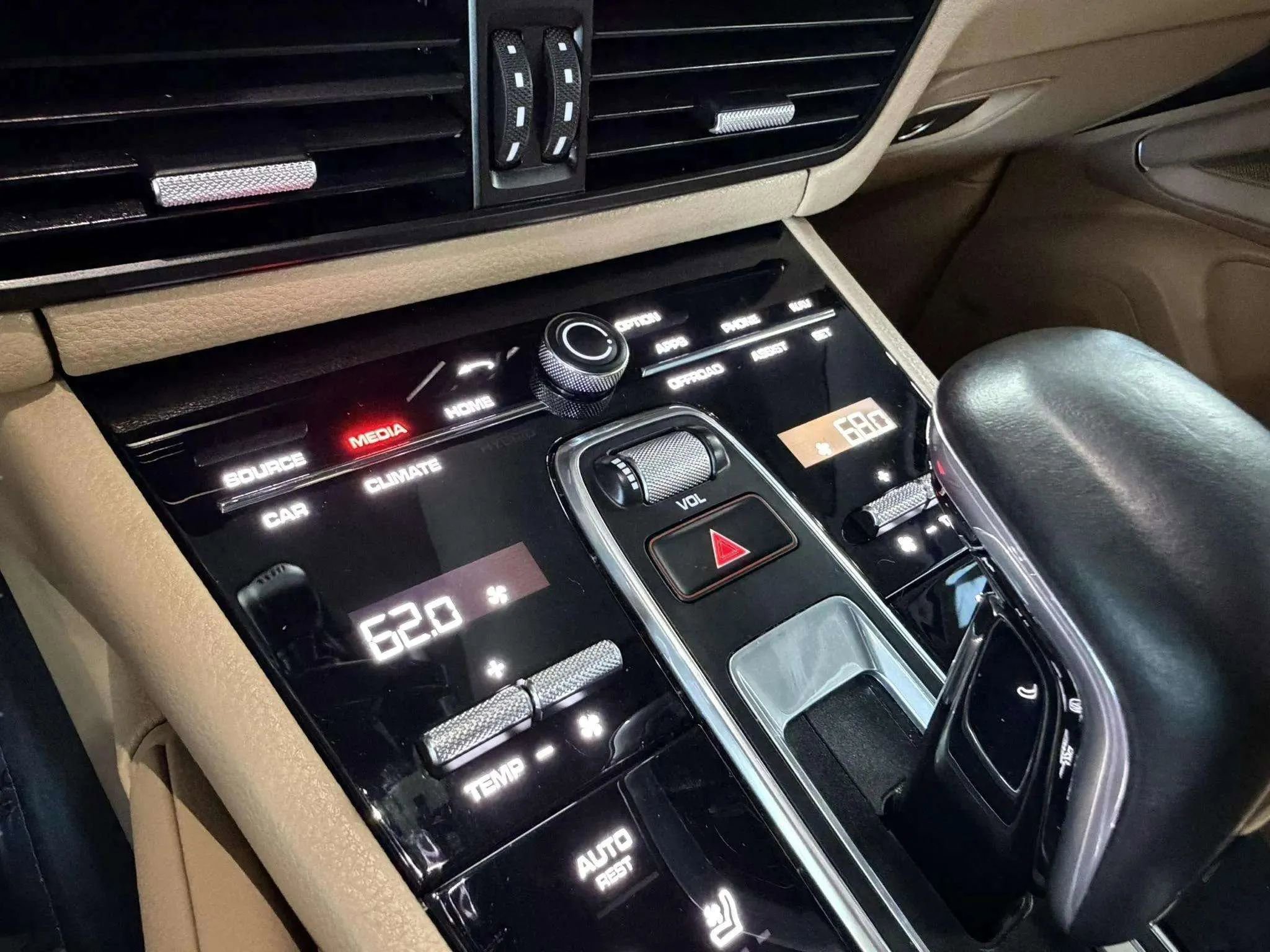 Used 2019 Porsche Cayenne S image 23