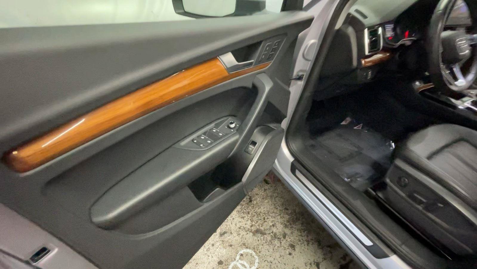 Used 2021 Audi Q5 2.0T Premium w/ Convenience Package AWD/4WD image 28